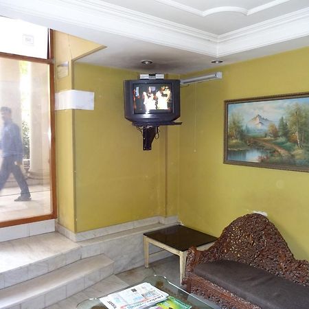 Alka Premiere Hotel New Delhi Buitenkant foto