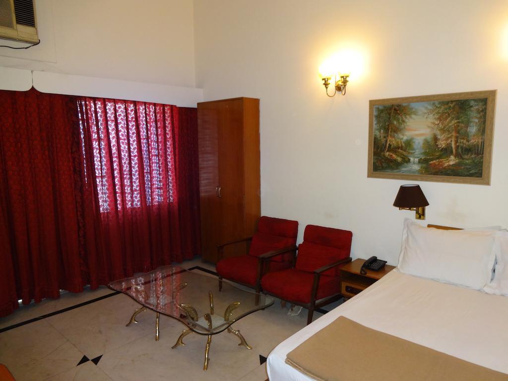 Alka Premiere Hotel New Delhi Kamer foto