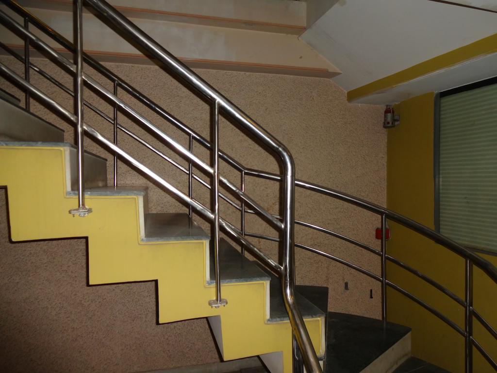 Alka Premiere Hotel New Delhi Buitenkant foto