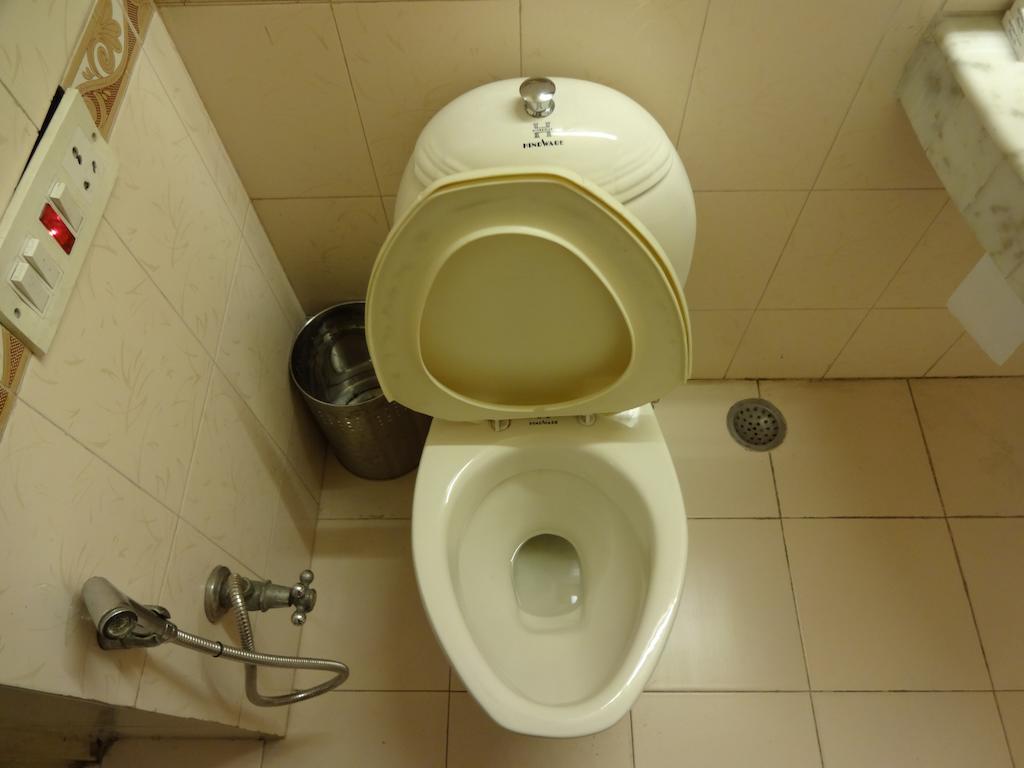 Alka Premiere Hotel New Delhi Kamer foto