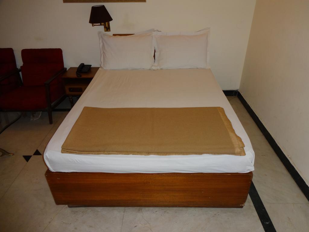 Alka Premiere Hotel New Delhi Kamer foto